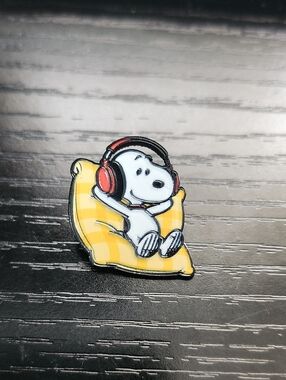 Peanuts Yellow & Red Snoopy Pillow Brooch